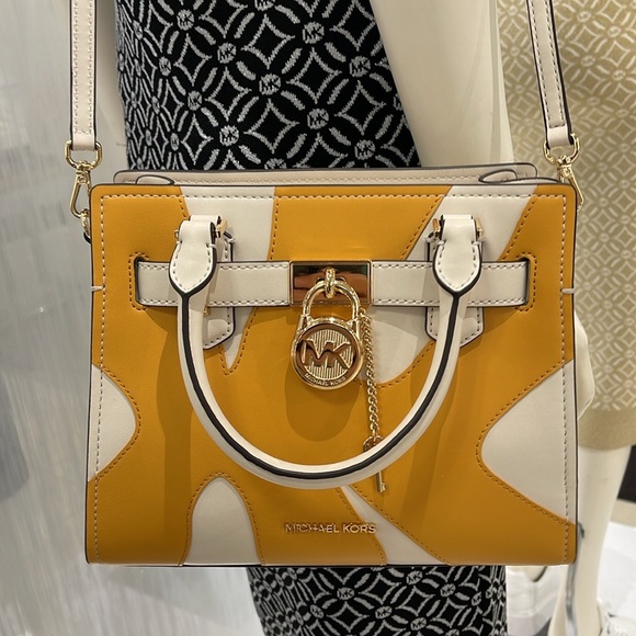 MICHAEL KORS Hamilton Small Two-Tone Satchel
COLOR GOLDEN ROD MULTI
NWT - Picture 14 of 16